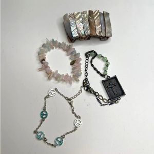 VTG Bracelet Jewlery Bundle Lot Teal and‎ Soft pink Colors
